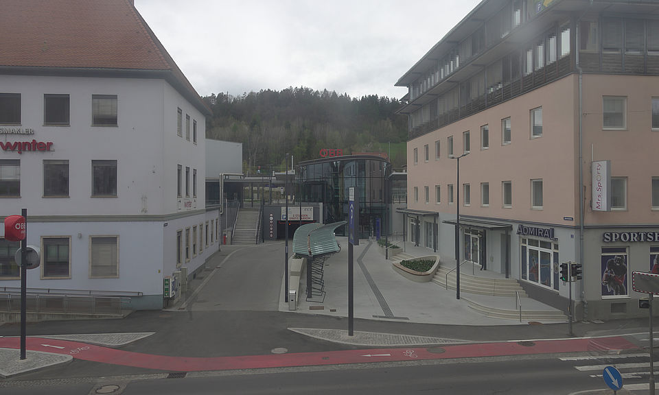 Livebild Baukamera 2 - Webcam 'Baustelle Bahnhof Kapfenberg - Vorplatz' - Bahnstraße 4, 8605 Kapfenberg (ca. 5 Minuteninterval)